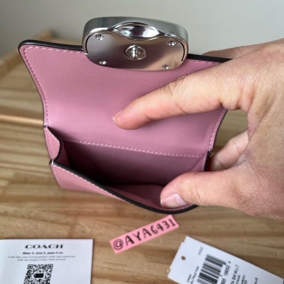 Coach Wallet🎈🎈 - Picture 8 of 10